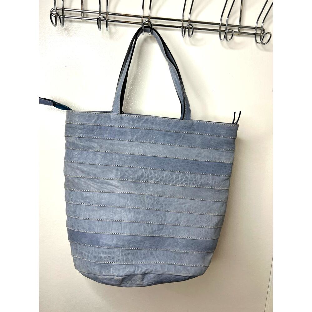 Gorgeous Women's Pebbled Leather Seamed Shoulder Bag Large Blue NEW